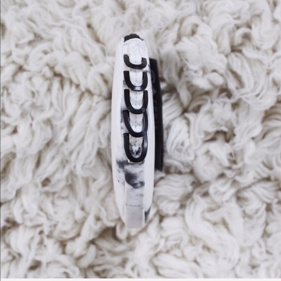 Accessories | White Marble Leather Clutch - Picture 4 of 4